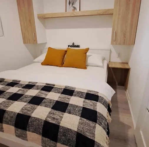 Premium Mobile Maslina - 2 Bedrooms, Large Terrace - Oaza Mira *