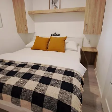 Premium Mobile Maslina - 2 Bedrooms, Large Terrace - Oaza Mira *
